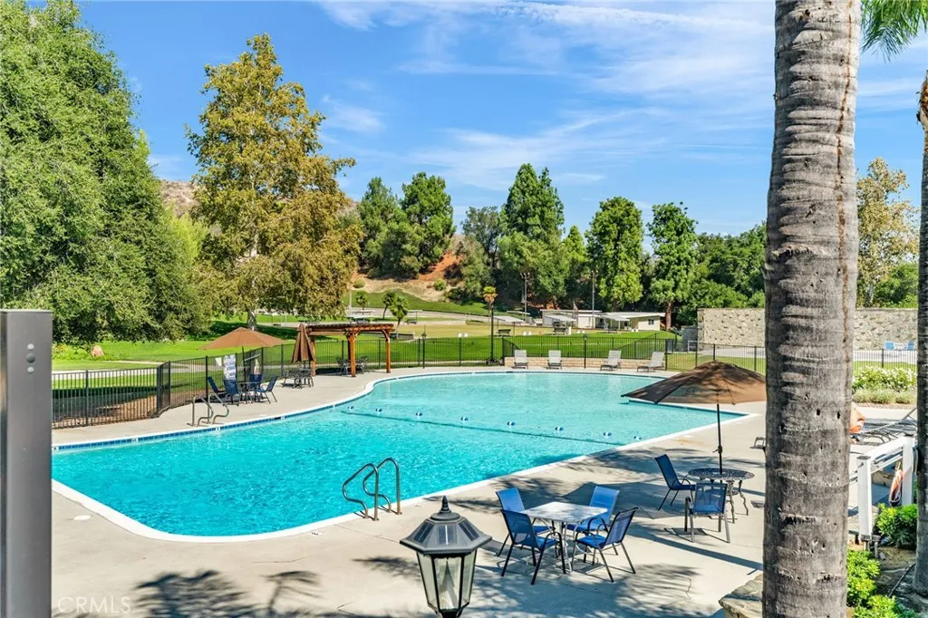 26745 Oak Crossing Rd D, Newhall, California 91321 home-pic-34