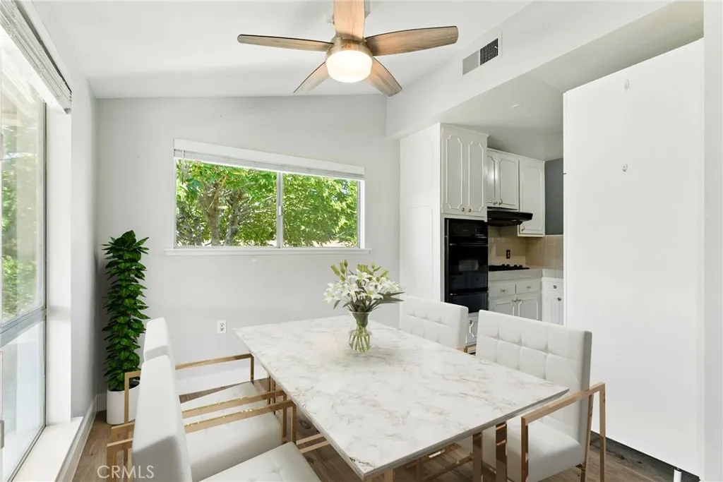 26745 Oak Crossing Rd D, Newhall, California 91321 home-pic-8
