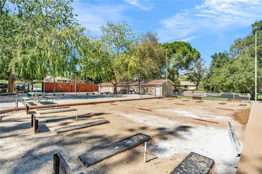 26745 Oak Crossing Rd D, Newhall, California 91321 home-pic-49