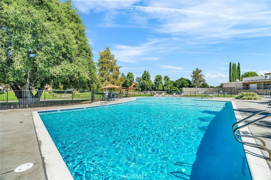 26745 Oak Crossing Rd D, Newhall, California 91321 home-pic-35