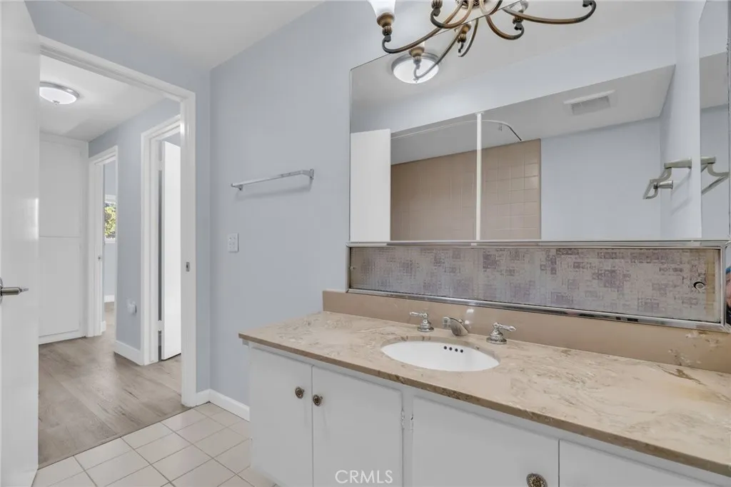 26745 Oak Crossing Rd D, Newhall, California 91321 home-pic-22