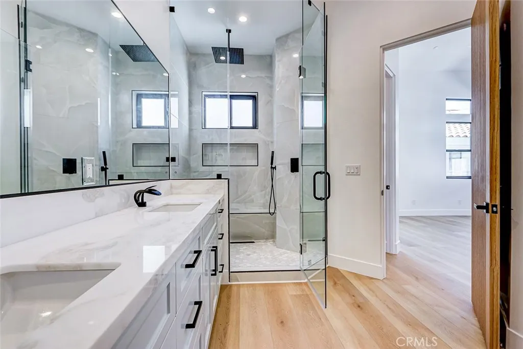 2604 Grant Avenue B, Redondo Beach, California 90278 home-pic-24