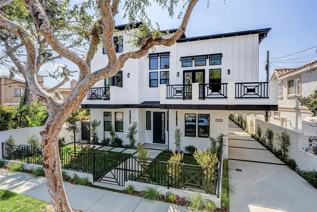 2604 Grant Avenue B, Redondo Beach, California 90278 home-pic-0