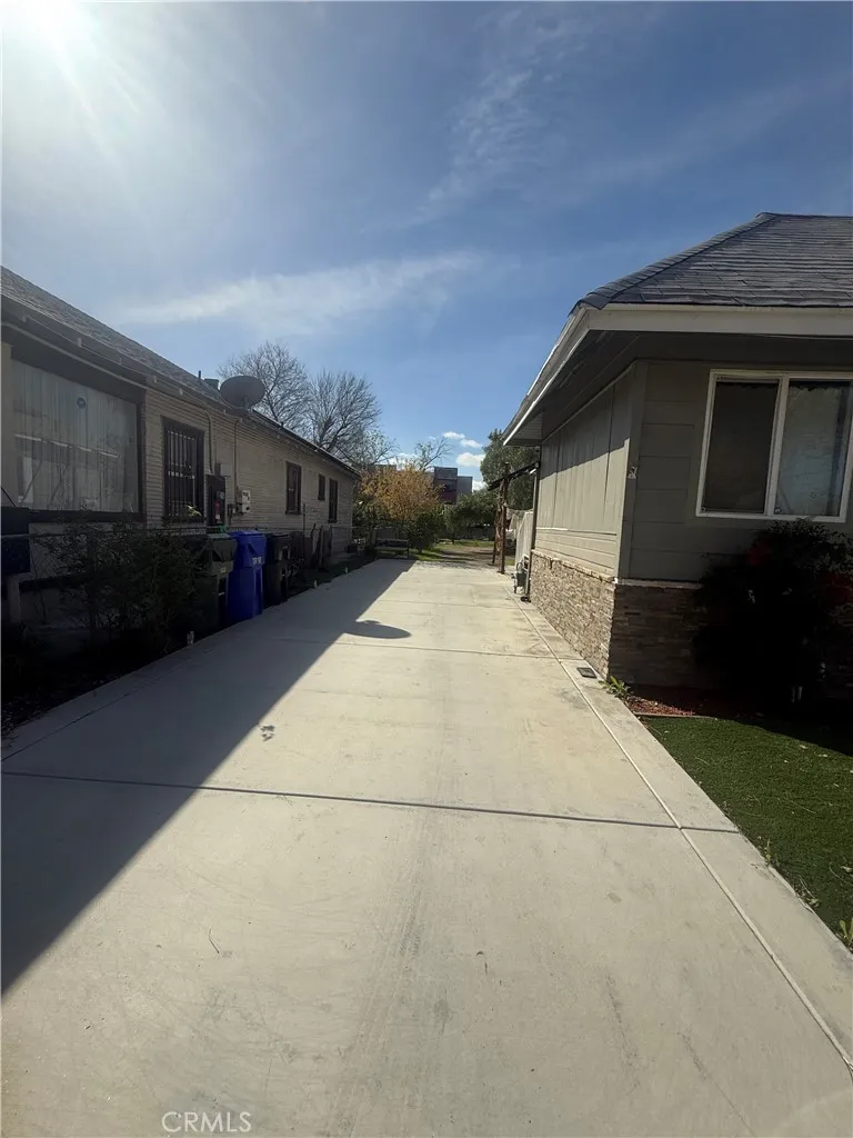 649 Sixth, San Bernardino, California 92410 home-pic-6