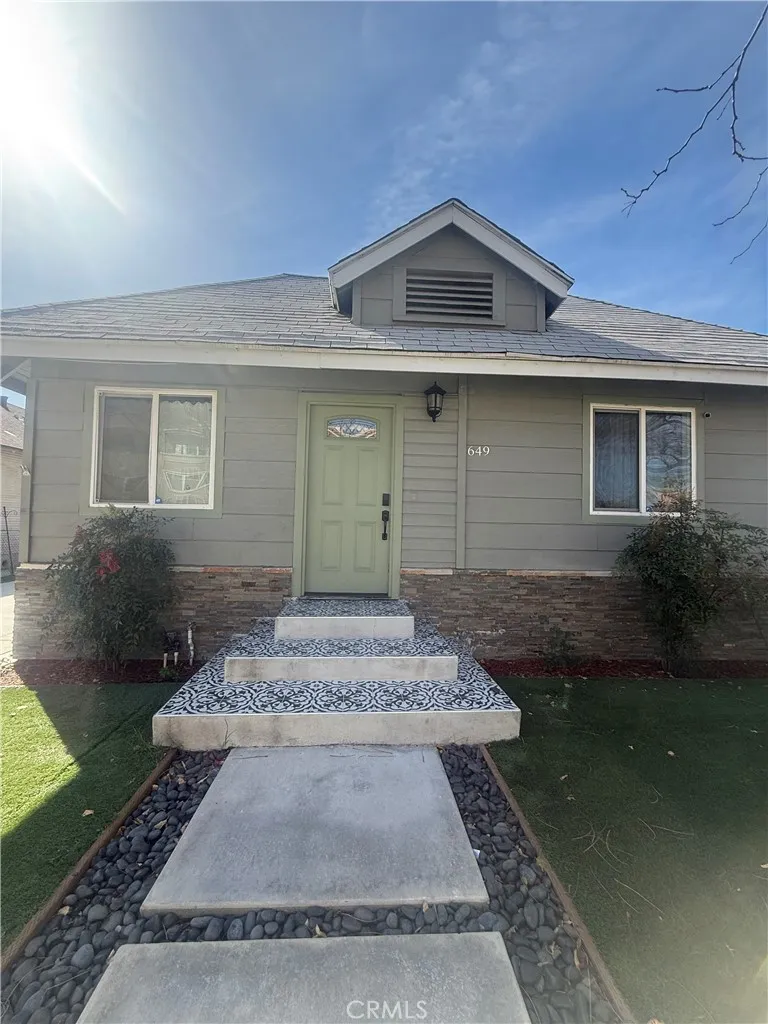649 Sixth, San Bernardino, California 92410 home-pic-0