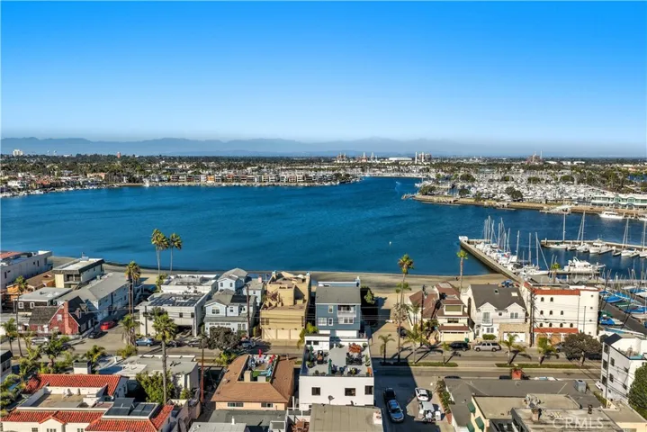 Here, every day invites a new adventure - paddle boarding, sailing, and watersports from Bay Shore Marina or the Alamitos Bay Yacht Club, kayaking through the canals, or cruising on a Duffy at sunset.