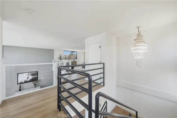 3rd level primary wing landing