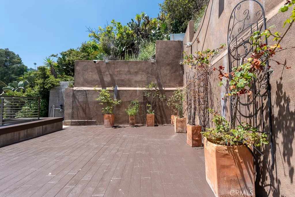 1516 N Beverly Glen Boulevard, Los Angeles, California 90077 home-pic-31