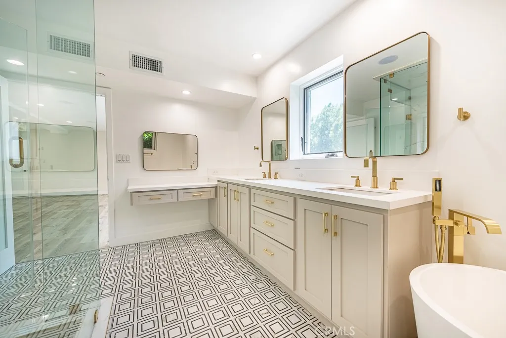 1516 N Beverly Glen Boulevard, Los Angeles, California 90077 home-pic-16