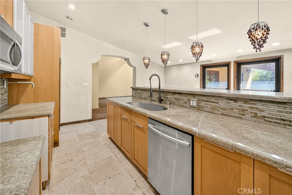 14720 Valerio, Van Nuys, California 91405 home-pic-24