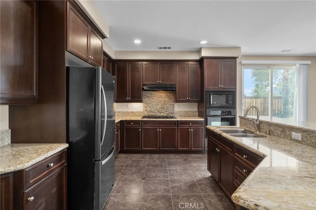 28605 Tracer Court, Riverside, California 92555 home-pic-15