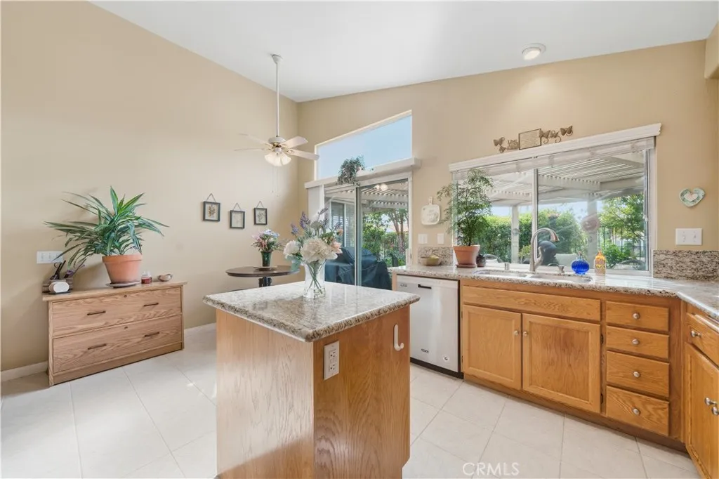 24165 Corte Valente, Murrieta, California 92562 home-pic-13