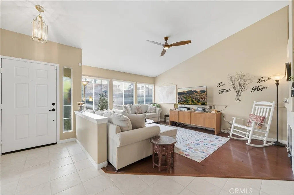 24165 Corte Valente, Murrieta, California 92562 home-pic-5