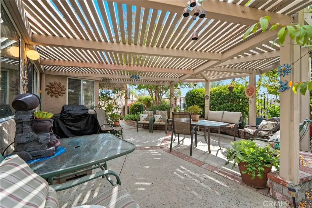 24165 Corte Valente, Murrieta, California 92562 home-pic-16