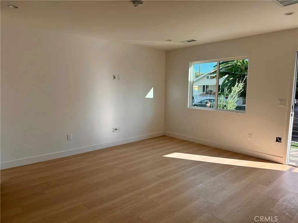 1217 E 100th, Los Angeles, California 90002 home-pic-3