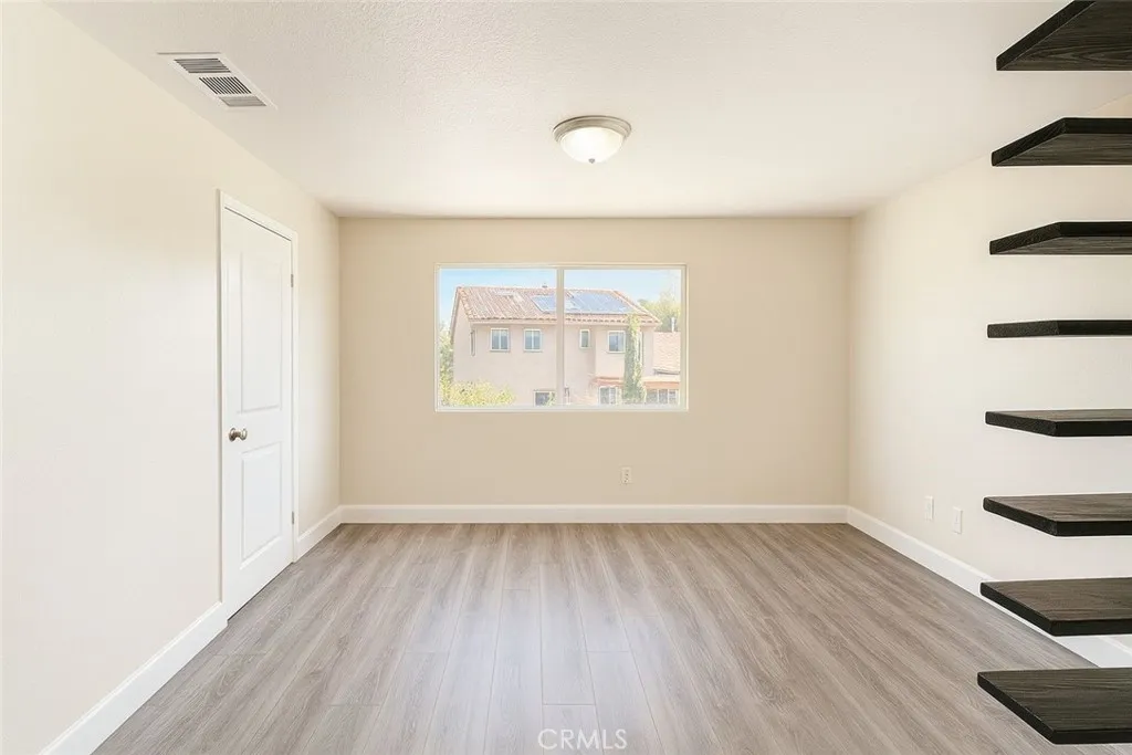 36948 35th E, Palmdale, California 93550 home-pic-16