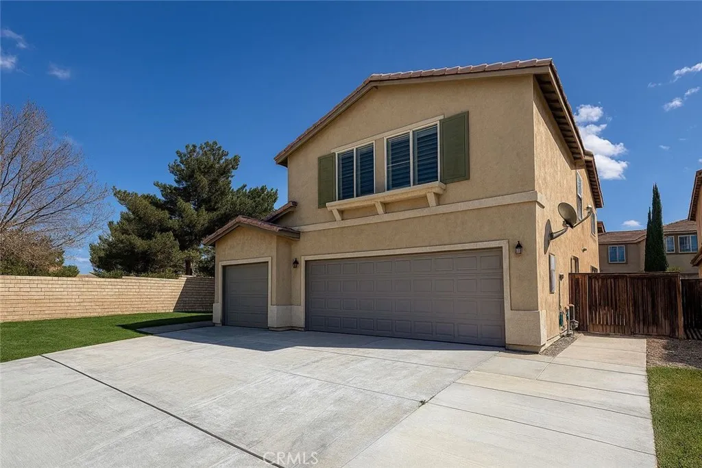 36948 35th E, Palmdale, California 93550 home-pic-1