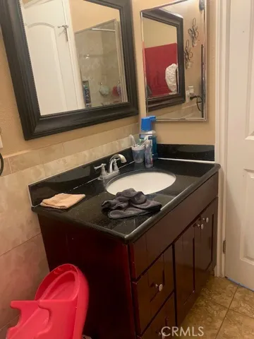 Unit 1 bathroom