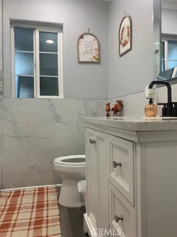 Unit 2 bathroom