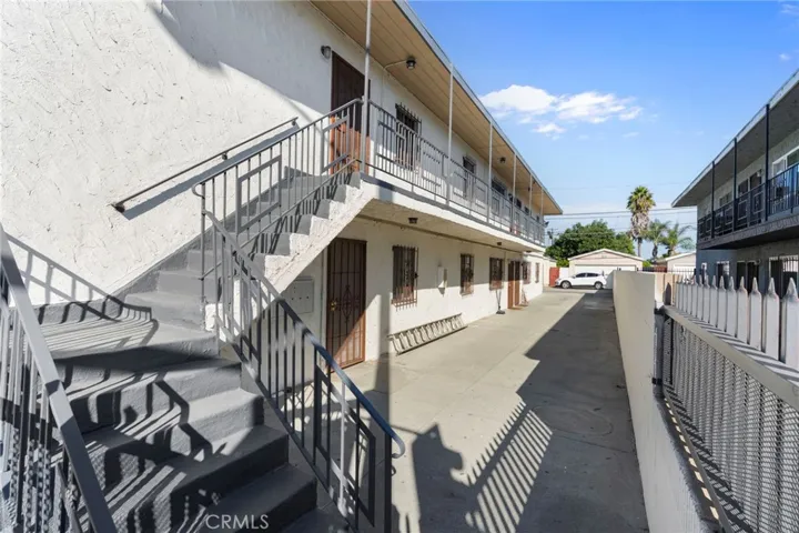 3390 Santa Fe Avenue, Long Beach, California 90810