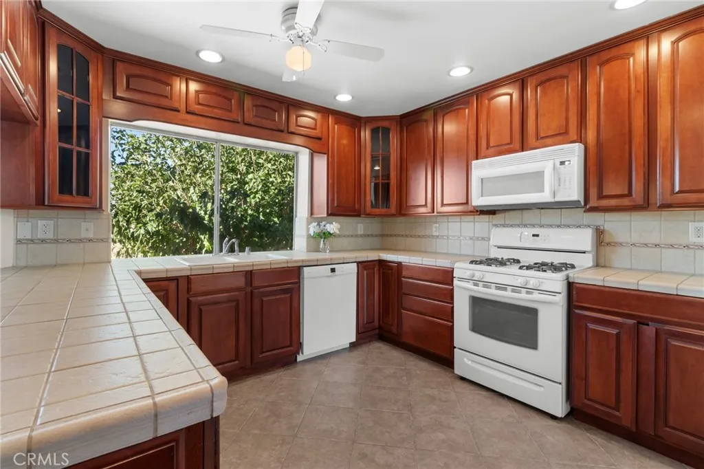 18785 Talisman, Hesperia, California 92345 home-pic-30