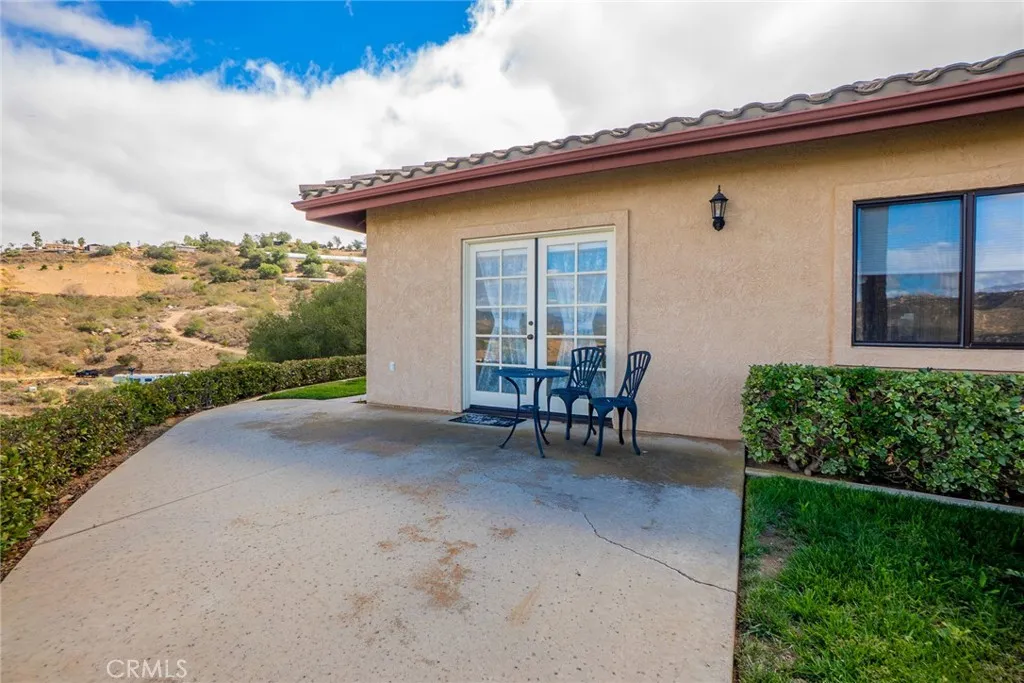 510 Hilbert Drive, Fallbrook, California 92028 home-pic-8