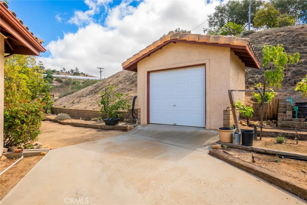 510 Hilbert Drive, Fallbrook, California 92028 home-pic-36