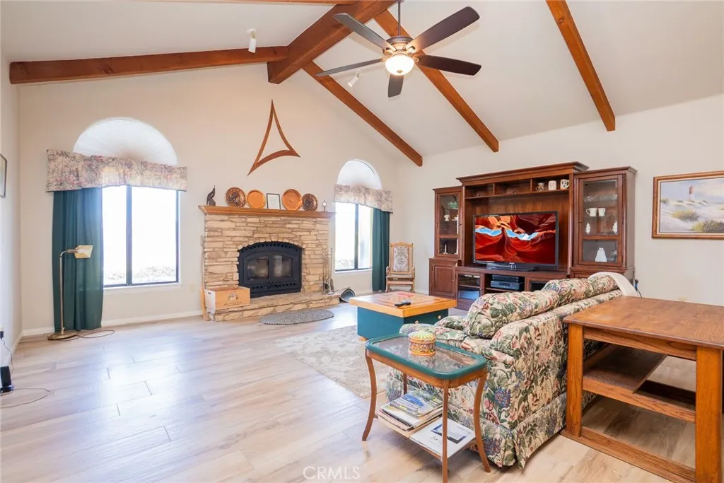 510 Hilbert Drive, Fallbrook, California 92028 home-pic-12