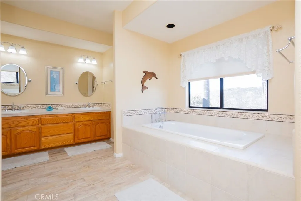 510 Hilbert Drive, Fallbrook, California 92028 home-pic-25