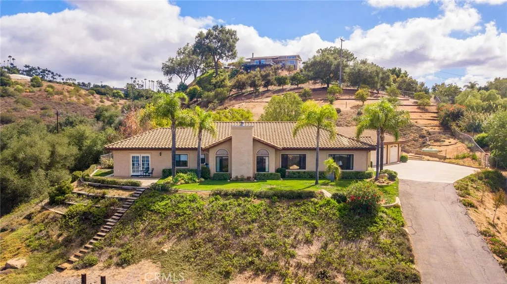 510 Hilbert Drive, Fallbrook, California 92028 home-pic-1
