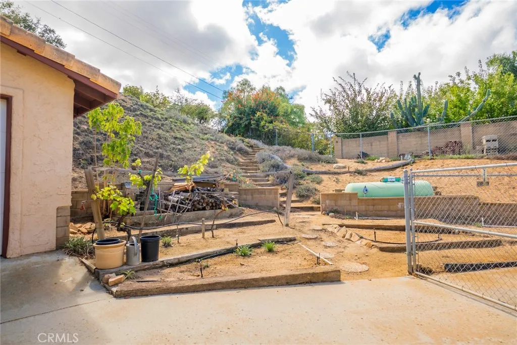 510 Hilbert Drive, Fallbrook, California 92028 home-pic-43