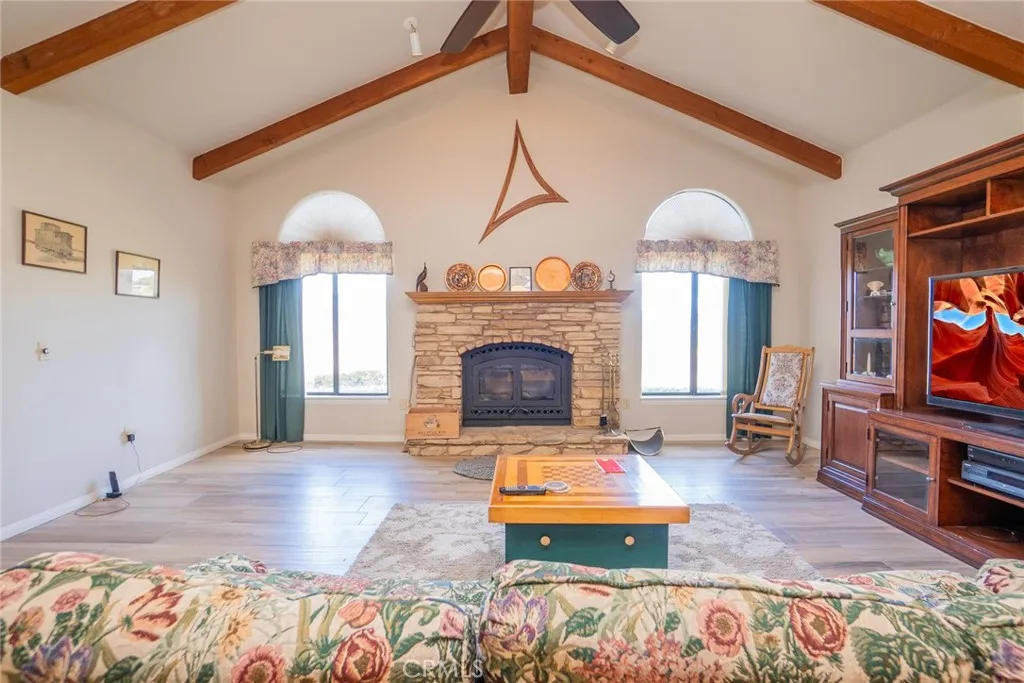 510 Hilbert Drive, Fallbrook, California 92028 home-pic-9