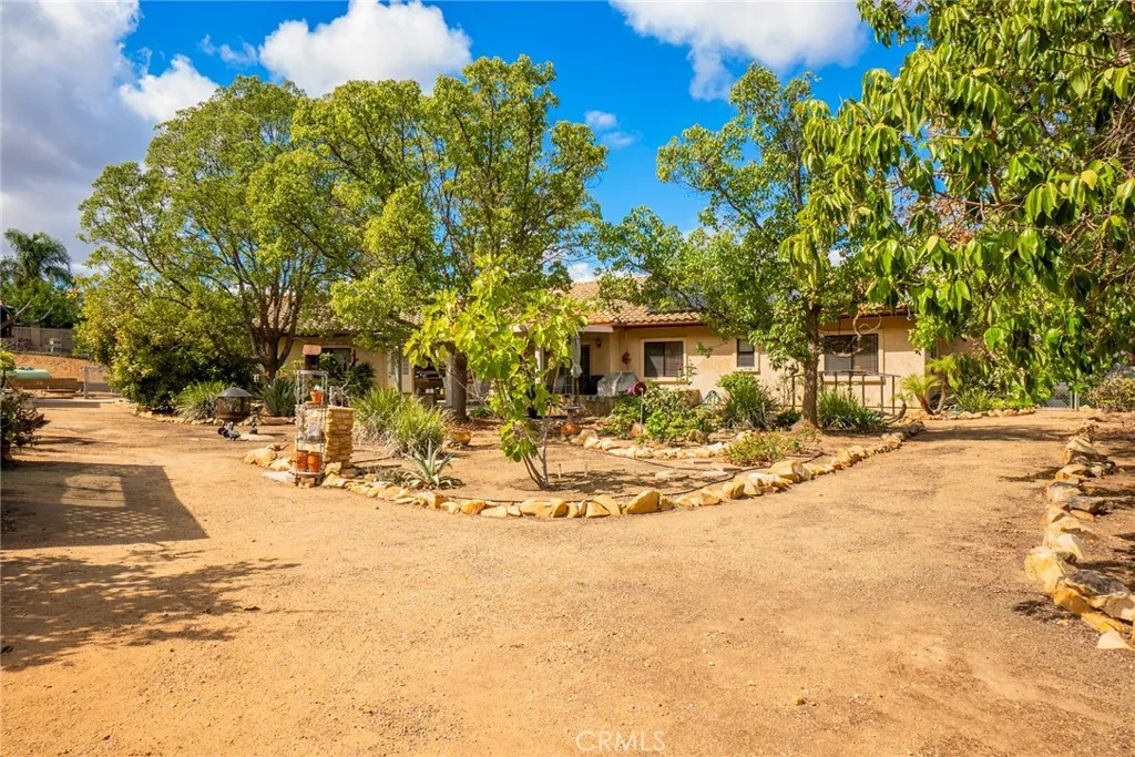 510 Hilbert Drive, Fallbrook, California 92028 home-pic-37