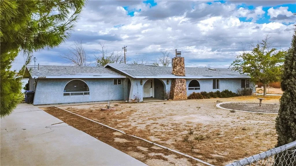 21390 Tussing Ranch Road, Apple Valley, California 92308 home-pic-0