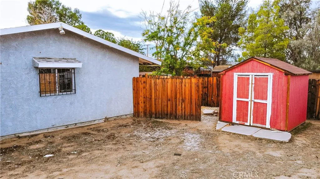21390 Tussing Ranch Road, Apple Valley, California 92308 home-pic-9