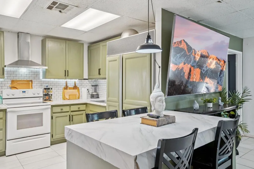 2154 Riviera Circle, Thermal, California 92274 home-pic-11