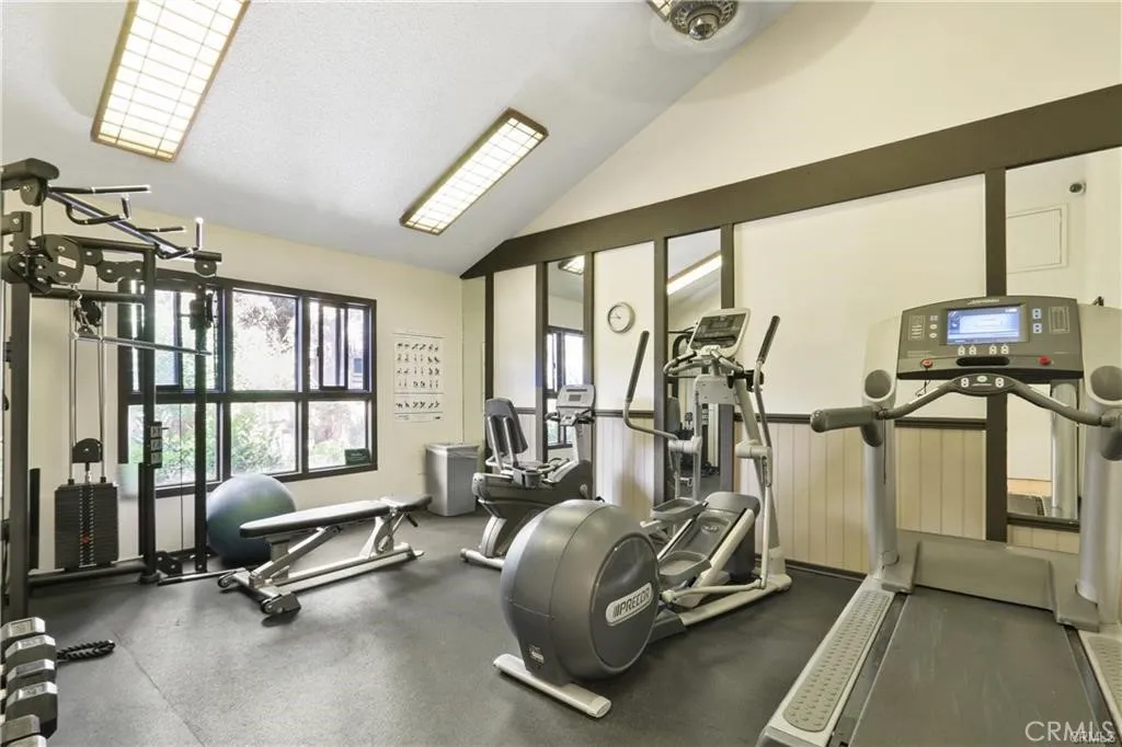 7890 E Spring Street 10f, Long Beach, California 90815 home-pic-29