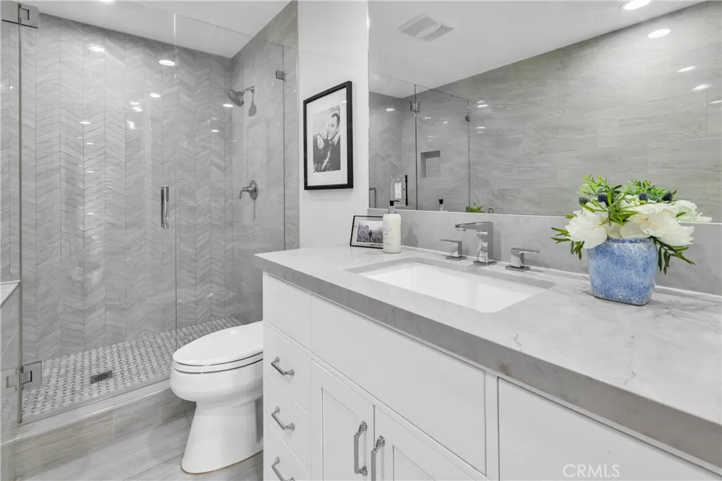 7890 E Spring Street 10f, Long Beach, California 90815 home-pic-17