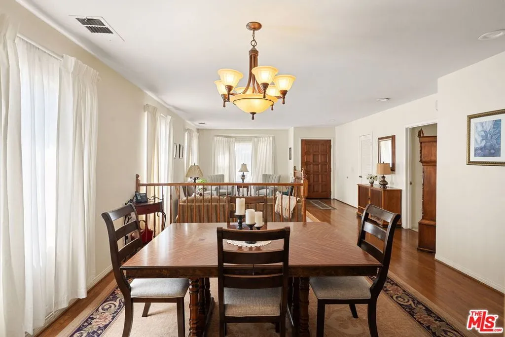 2810 Tilden Avenue, Los Angeles, California 90064 home-pic-10