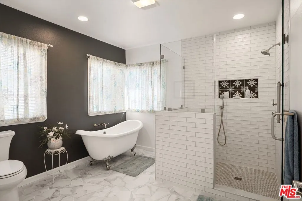 2810 Tilden Avenue, Los Angeles, California 90064 home-pic-37