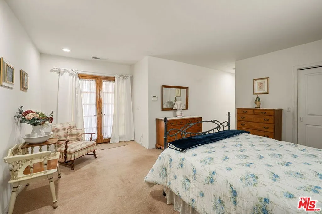 2810 Tilden Avenue, Los Angeles, California 90064 home-pic-35