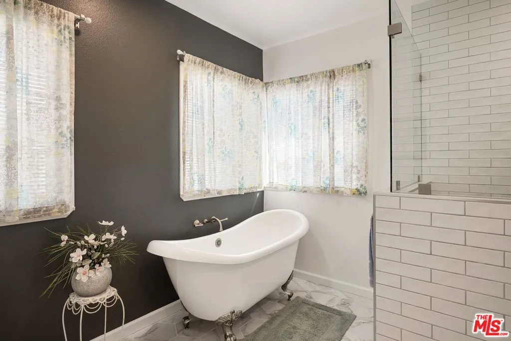 2810 Tilden Avenue, Los Angeles, California 90064 home-pic-38