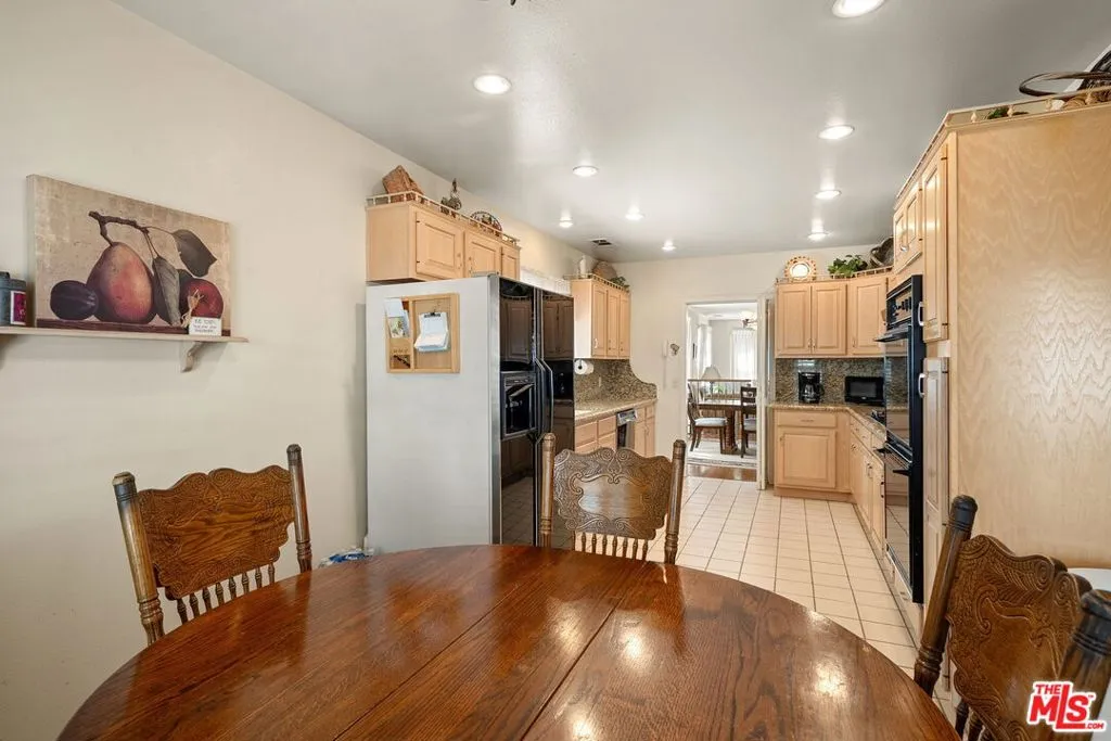 2810 Tilden Avenue, Los Angeles, California 90064 home-pic-19