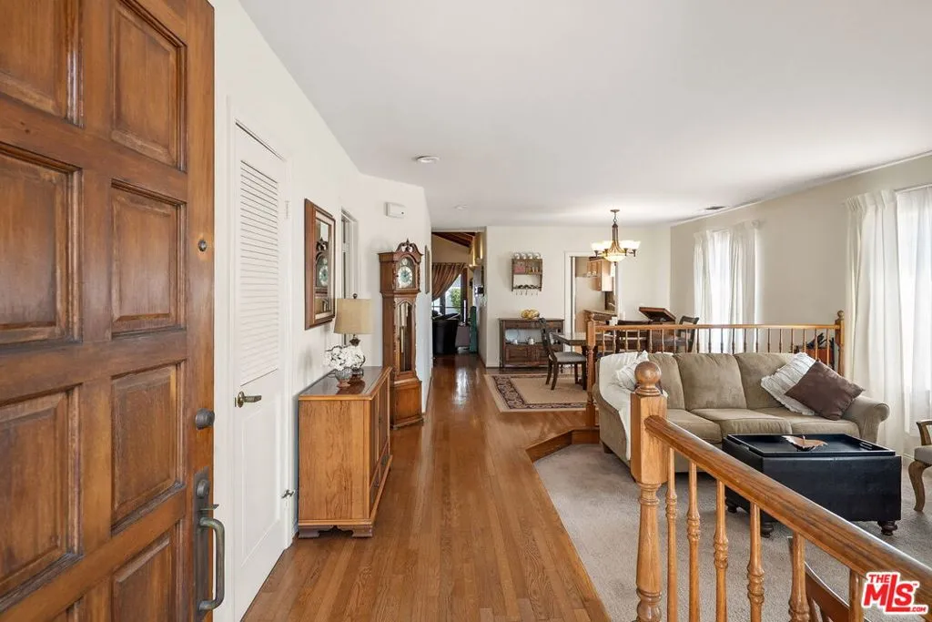 2810 Tilden Avenue, Los Angeles, California 90064 home-pic-3