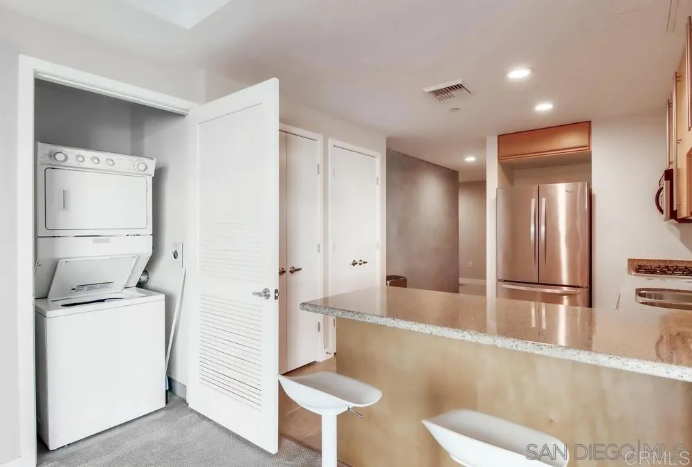 801 Ash St 205, San Diego, California 92101 home-pic-13