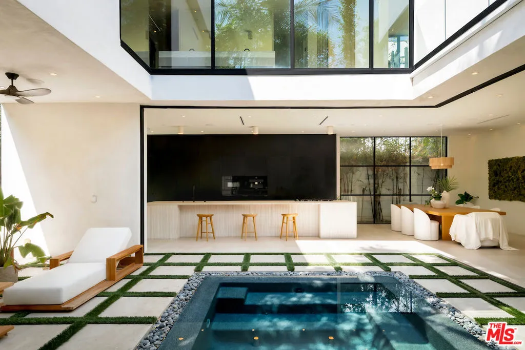 839 N Genesee Avenue, Los Angeles, California 90046 home-pic-12