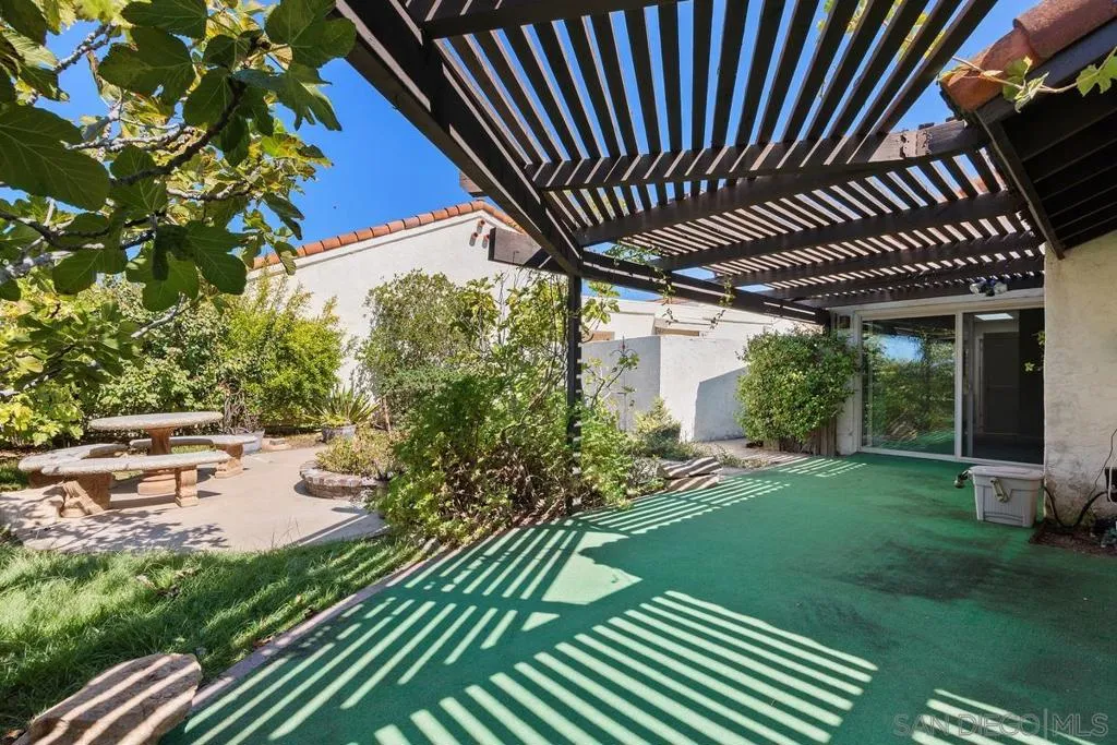 17604 Camino Ancho, San Diego, California 92128 home-pic-21