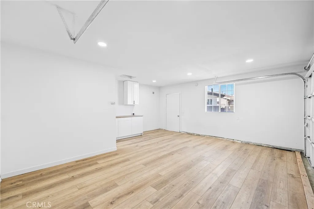 45449 3rd E, Lancaster, California 93535 home-pic-27