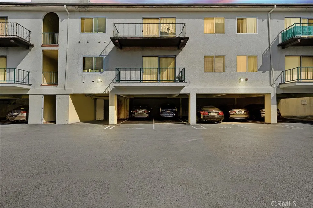 5460 White Oak G213, Encino, California 91316 home-pic-12