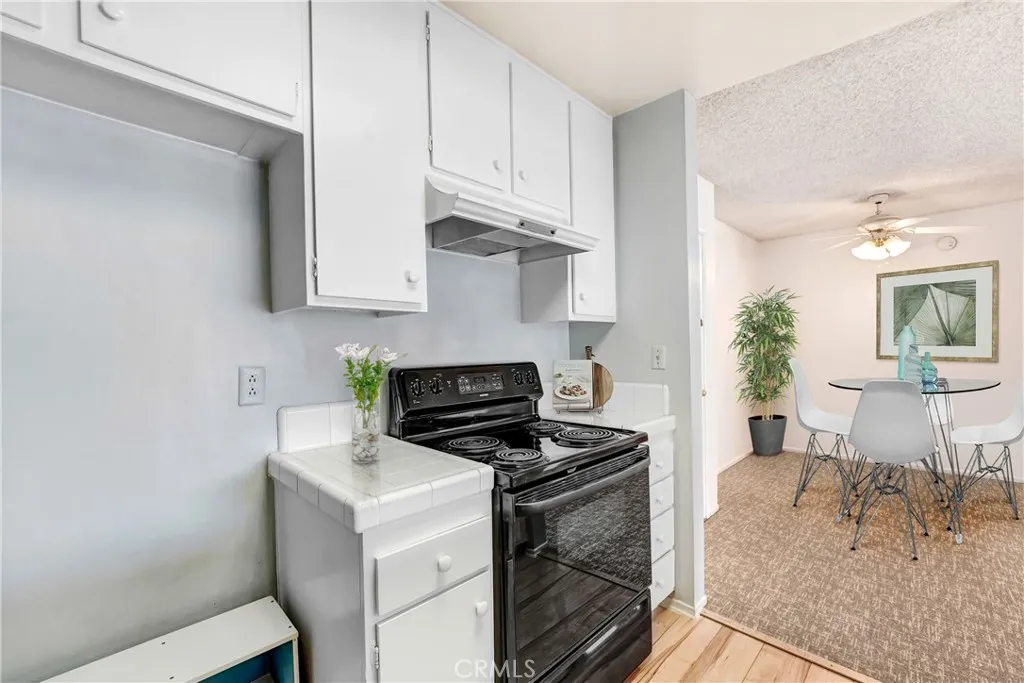 5460 White Oak G213, Encino, California 91316 home-pic-6